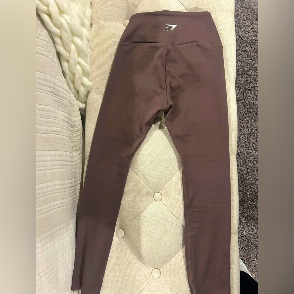 GYMSHARK brown capri leggings